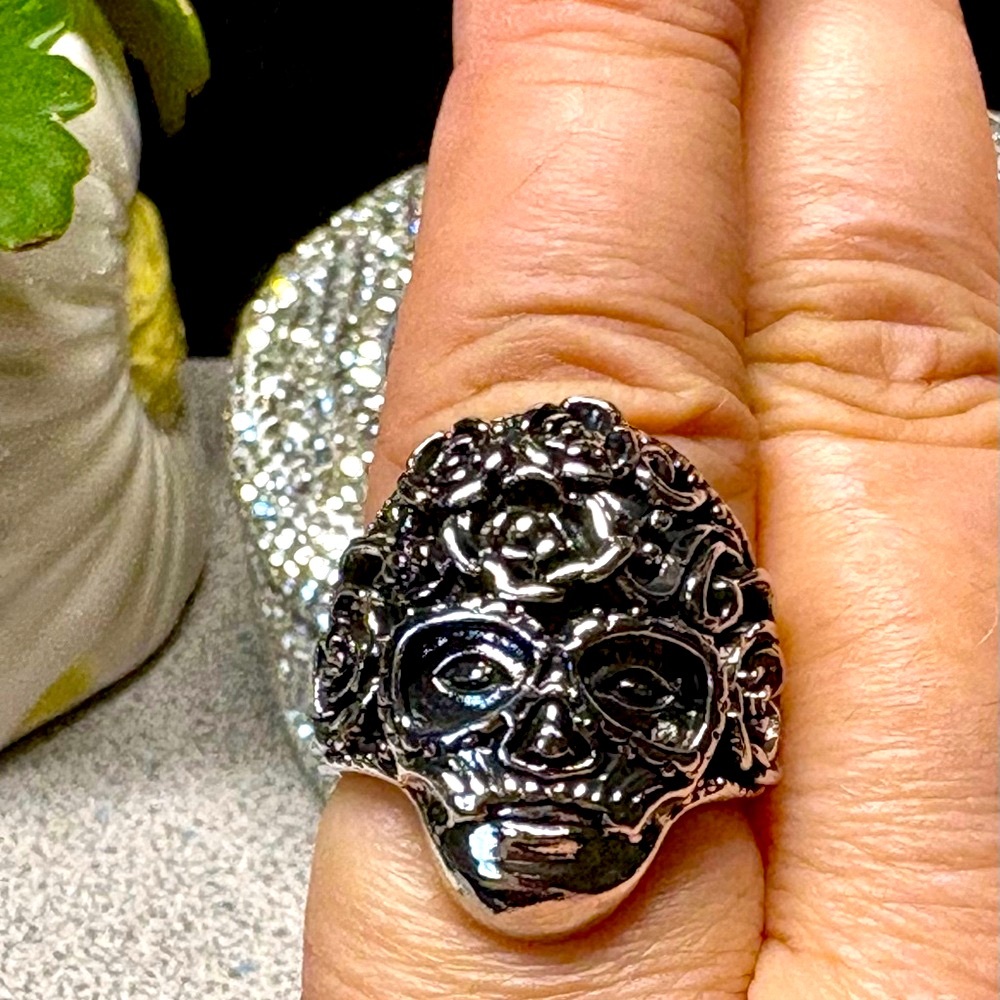 Silver Skull Ring silver tone